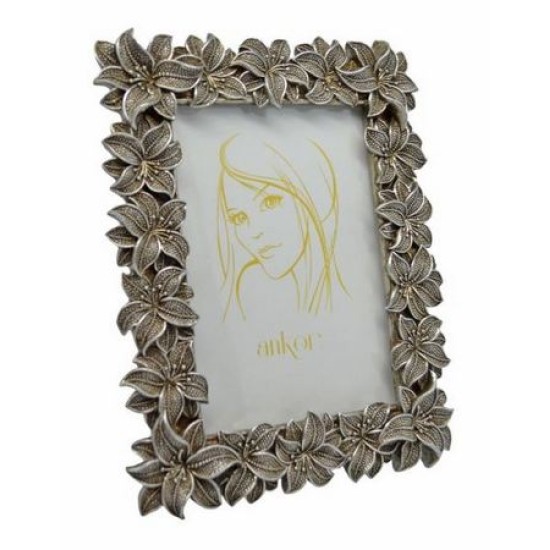 Κορνίζα πολυεστερική ασημί με ανάγλυφα λουλούδια 13x18εκ.