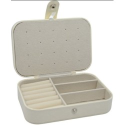 Μπιζουτιέρα από δερματίνη με βελούδινη επένδυση εκρού/μπεζ 16x11x5εκ.