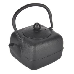 Τσαγιέρα μαντεμένια τετράγωνη μαύρη 0.4L