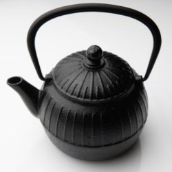 Τσαγιέρα μαντεμένια μαύρη 0.5L