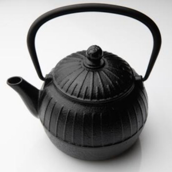 Τσαγιέρα μαντεμένια μαύρη 0.5L